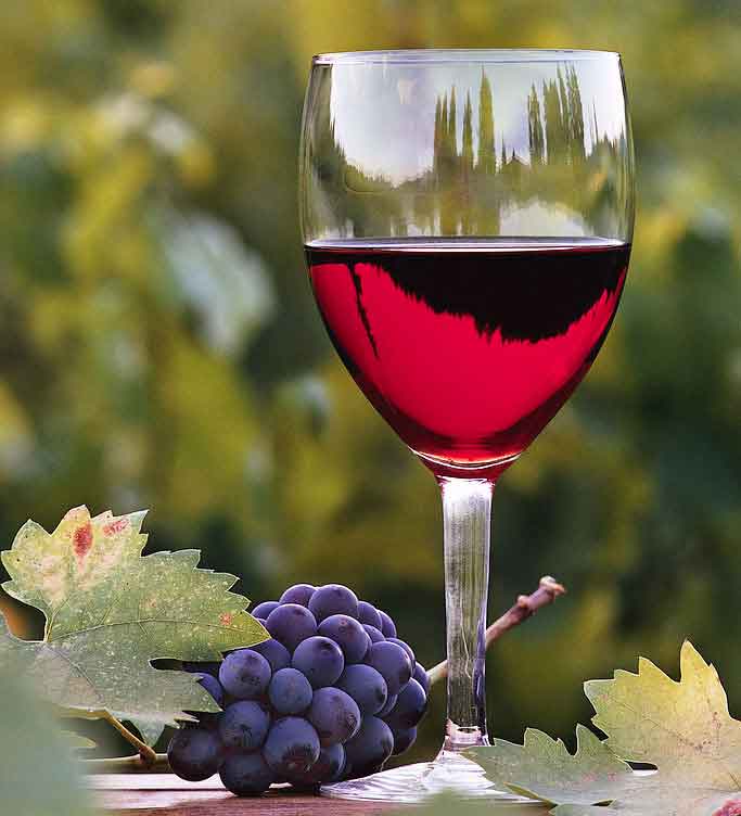 A mértékletes alkoholfogyasztás előnyei valóban túl vannak becsülve?