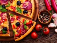 Törökösen elkészített pizza